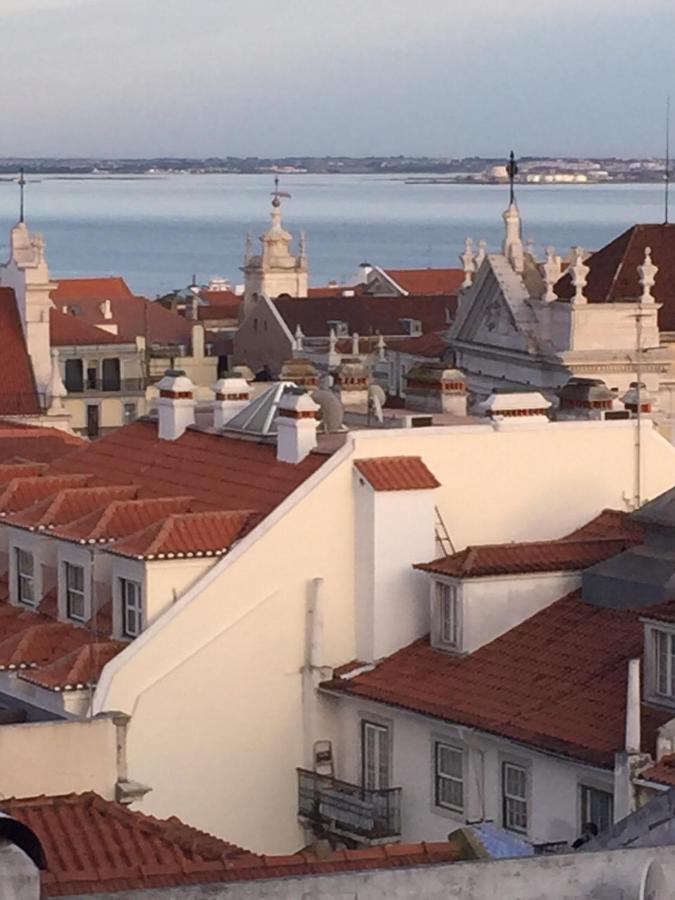 Amazing Rooftop Terrace With River And Historic City View 4 Bedrooms 4 Bathrooms Ac 19Th Century Building Chiado ลิสบอน ภายนอก รูปภาพ