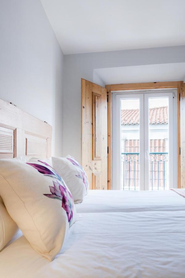 Amazing Rooftop Terrace With River And Historic City View 4 Bedrooms 4 Bathrooms Ac 19Th Century Building Chiado ลิสบอน ภายนอก รูปภาพ